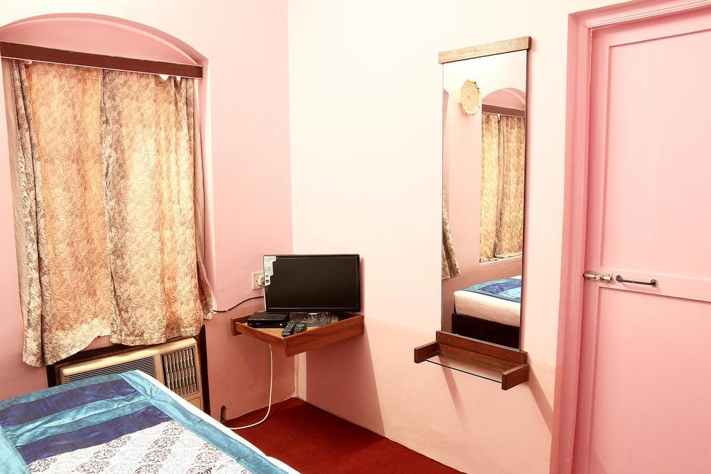Oyo 2967 Bella Vista Hotel Calcutta Buitenkant foto